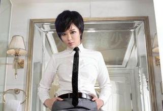 爱丝又来了，‘天衣无缝少女’图包下载，心动指数直线上升！