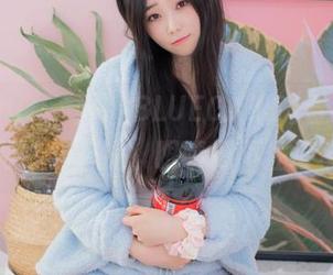 Bambi(밤비)的[BLUECAKE]合集，黑雾网纱与丝袜，眼睛忍不住停留。