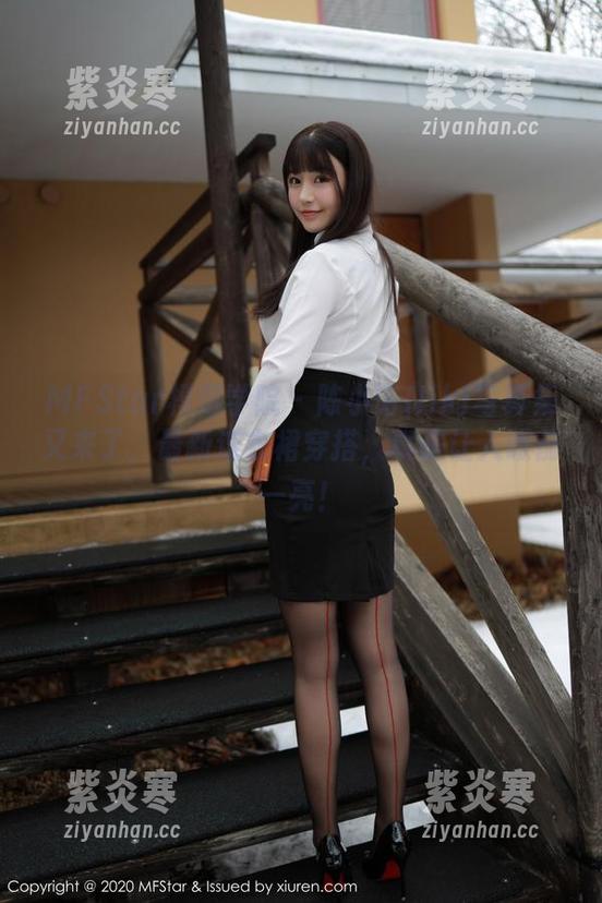 MFStar模范学院-陈小诺Niki MFStar模范学院 - 陈小诺Niki写真集又来了,最新连衣裙穿搭,真是让人眼前一亮!