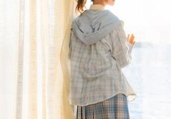 分享：在喵糖映画的最新作品中，粉系轻纱与马尾少女的碰撞，简直是梦幻与现实的交汇