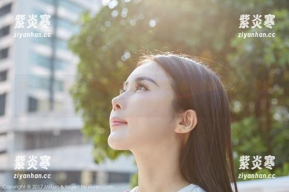 MiiTao蜜桃社 - 索菲娅Sophia御姐：福利和图片并存，谁能抗拒她的魅力呢？