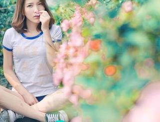 QingDouKe青豆客 – 看绮里嘉ula在泳池里优雅地翻腾，套图更新，水中舞者的姿态真是不一般！