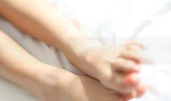 图册中的ROSI女王，凭什么让我们在高清中为她倾倒？
