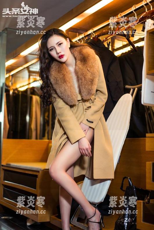 TouTiao头条女神 - 蔡老师毛衣合集：新更新让人深陷，穿上这么可爱还不心动？