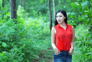 TuiGirl推女郎 – 王依萌，厨娘与诱惑——合集里藏着的，不只有美味！