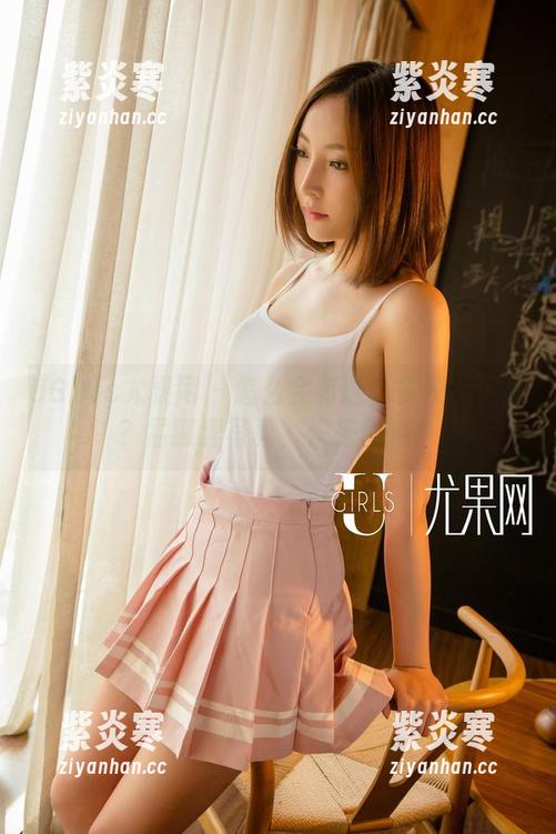 UGirls尤果网 - 怎么会有这么多校园福利？孟狐狸写真，快来瞧瞧！