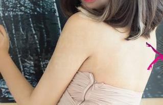 UGirls尤果网 – 沈诺馨棉袜写真：一场关注袜子的奇妙冒险