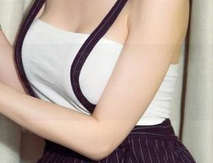 UGirls尤果网 – 王语纯泳池私拍合集：她的每一个动作都在水中漫舞，妙到毫巅