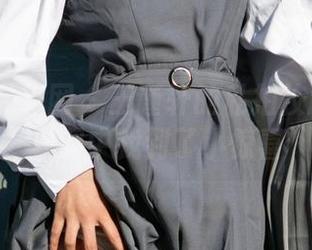 UGirls尤果网 – 王谨轩的私拍校服照：在单调中找到了小惊喜