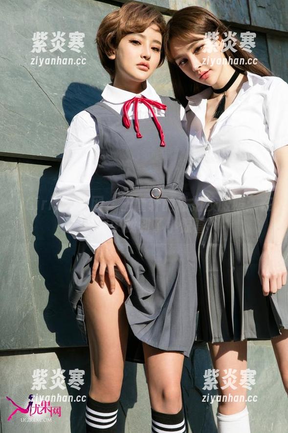 UGirls尤果网 - 王谨轩的私拍校服照：在单调中找到了小惊喜