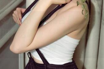 UGirls尤果网 – 旗袍合集：芝芝Booty让你见识什么叫做‘优雅’偏偏还有点滑稽