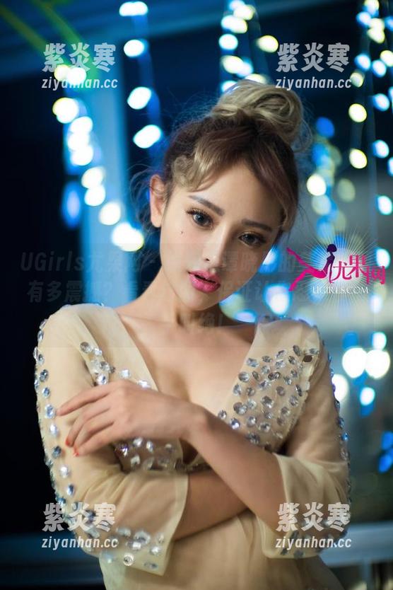 UGirls尤果网 - 想知道谭晓彤的美足资源有多震撼？看看这图，保证让你忍不住拍手叫绝！
