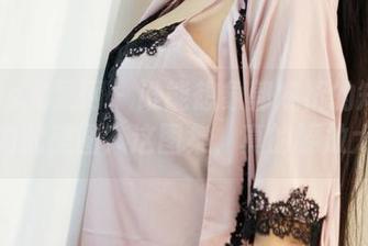 UGirls尤果网 – 谁能想象郭婉祈的短裙能带来如此美图？这图集，真的要放大看！