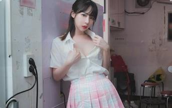 Uhye(이유혜)的裸足世界：这更新简直是眼福，图片让人溶化