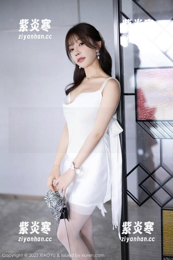 XIAOYU语画界 - 想要一点空姐制服的魅力？程程程的私房免费图片，你怎么能错过？