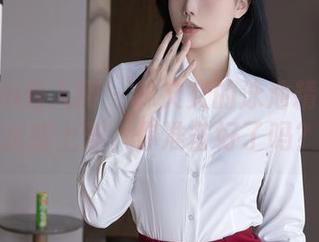 Xiuren秀人网 – 林文文的泳池精选：潜水或上浮，你准备好了吗？