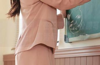 Xiuren秀人网 – 在王曼柔的校服写真世界里，高清与梦幻交织