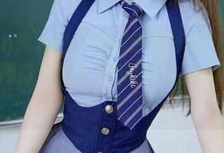 Xiuren秀人网 – 冲浪还是泳装？菲菲吃不胖在网盘里的合集带你体验不同的‘浪’！