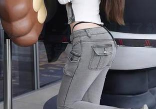 Xiuren秀人网 – 不小心观看了赵惟依coco的职业装，感觉自己也想当职场女神了！