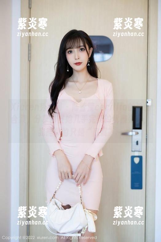 Xiuren秀人网 - 陆萱萱cecillia的瑜伽合集，分享那些她几乎完美的优雅姿态，我能做的只是“欣赏”～