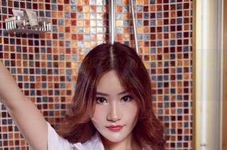 YouWu尤物馆 – 无意间瞥见孟狐狸FoxYini的私房美脚，图片里竟然有种说不出的亲密感