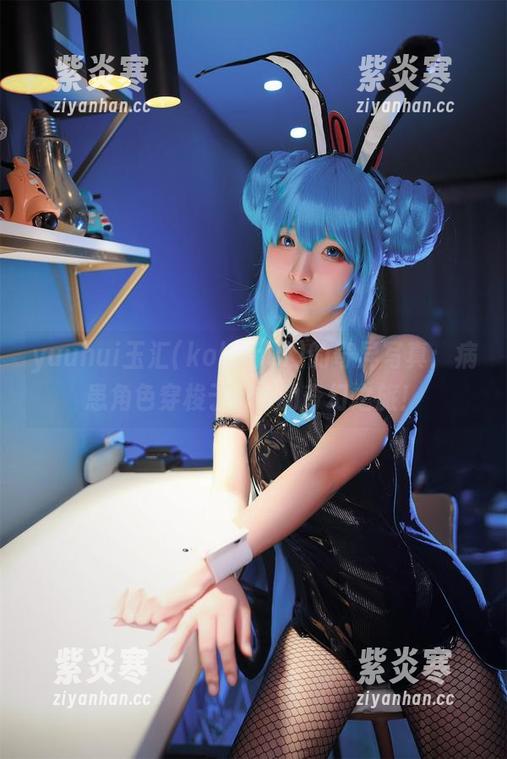 yuuhui玉汇(kokuhui)的奇异写真：病患角色穿梭于cos的奇幻之旅！