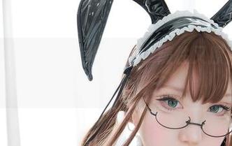 サク(saku)最新短裙作品，随性又撩人，让我想起了那个夏天。