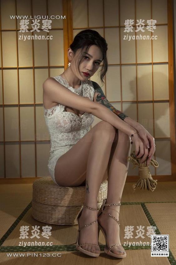 丽柜 - 钟晴的居家风：原图和图包里明明白白的慵懒气息，动静皆宜！
