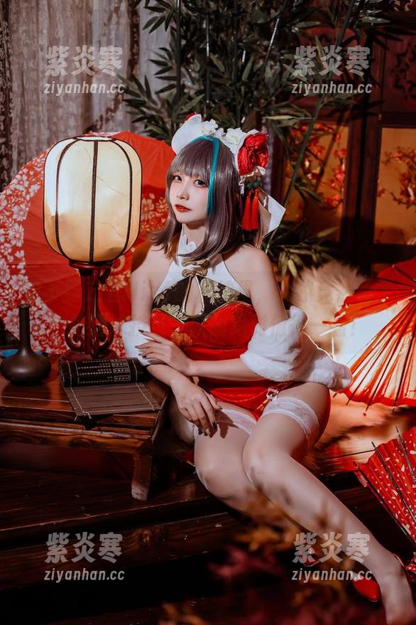想不到二佐Nisa的私拍里，大象竟然秀了一把游泳技巧，原图绝对值得一看！