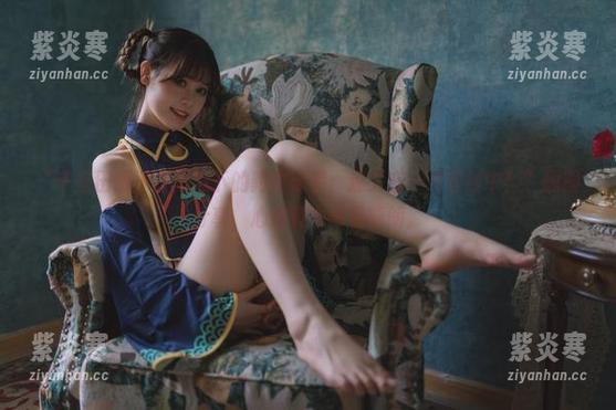 “千反田鹿子在阳光下的豹纹泳装：迷失在一片轻纱中！”原图分享，心情竟也跟着晴朗。