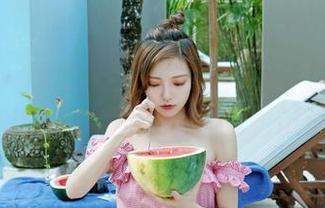 嗲囡囡 – 顾欣怡高清图集：水手服真的可以这么撩吗？下次我也试试