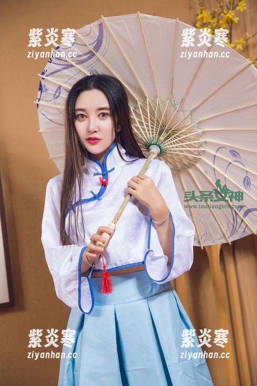 头条女神 - 走过路过别错过，张蓝欣最新图册女王气场全开，全城热议！
