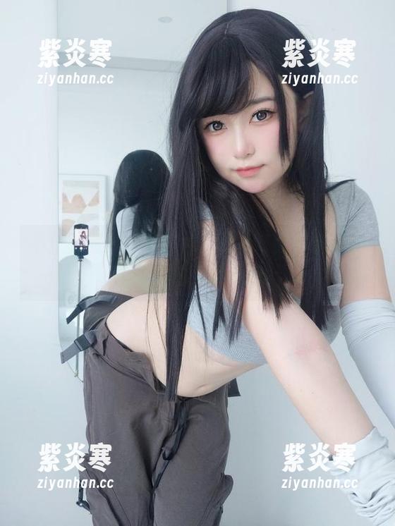 不止是照片，是艺术！女主K的制服照真的让我想下载不断！