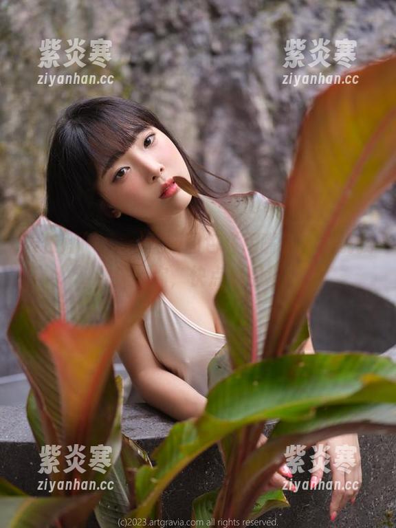 姜仁卿(강인경)全新图包《用嘴》，别说我没提醒你，快点来围观！