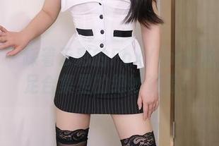 尤物馆 – 踩着云彩的FoxYini孟狐狸：美足合集里的绝妙资源！