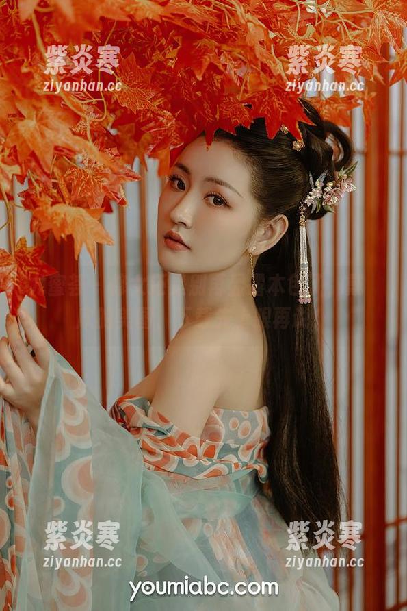 尤蜜荟 - 修女还是别再显露本色了，戴渃欣的美图，下载先上眼再说！