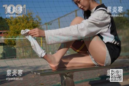 异思趣向 - 感受一下，小六的办公室，免费的美女资源直接送到家！
