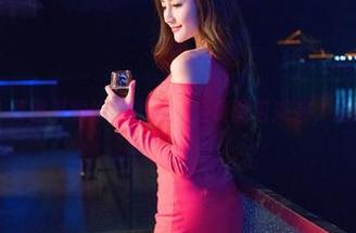 推女神 – 莫雅淇婚纱大作战：免费图包来袭，爱心满满！