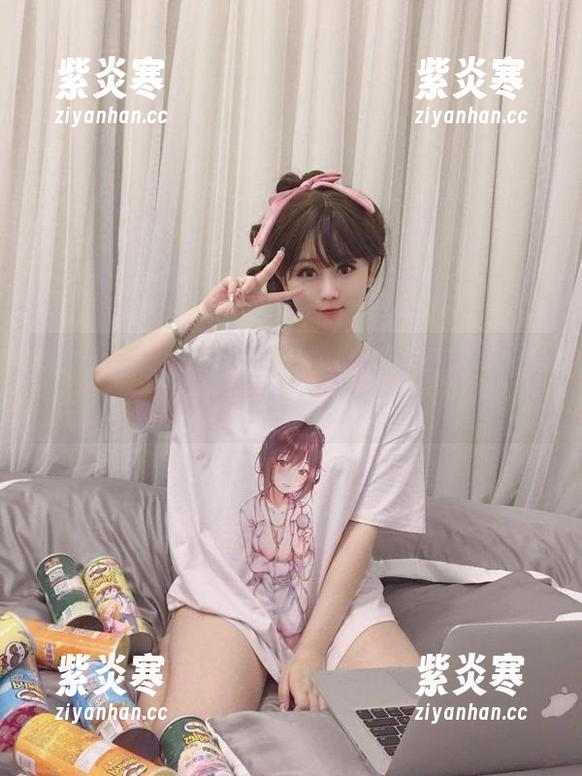 不得不说，这个白色图包分享，是依酱呀又一个超好看的创作！