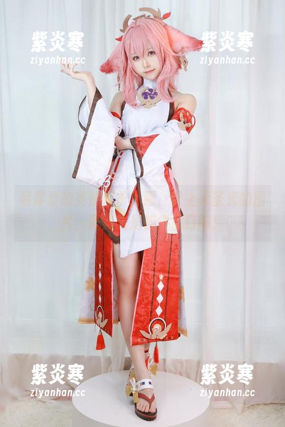 朝雾爱的英仙座护士服，配上无圣光的图片，简直就是视觉重口味！