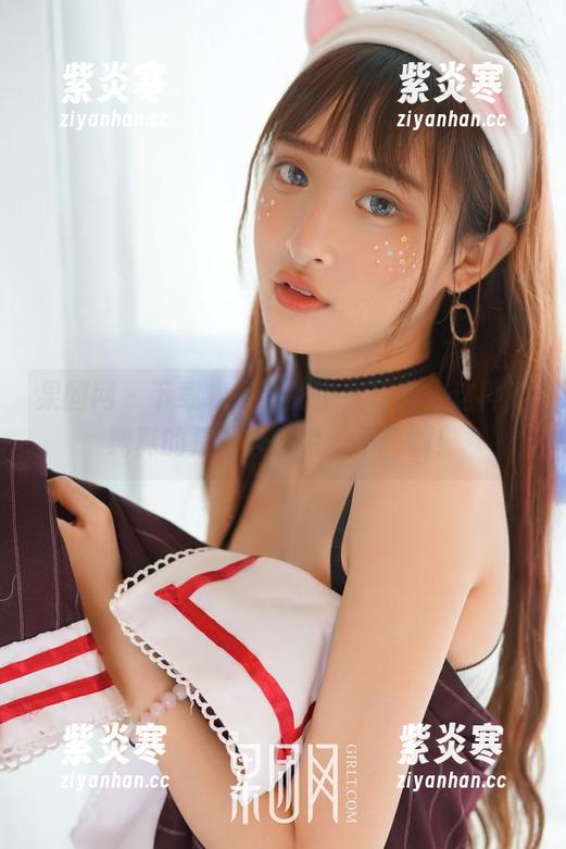 果团网 - 下载松果儿的少女写真，这种清纯真的是让人想说‘不’啊！