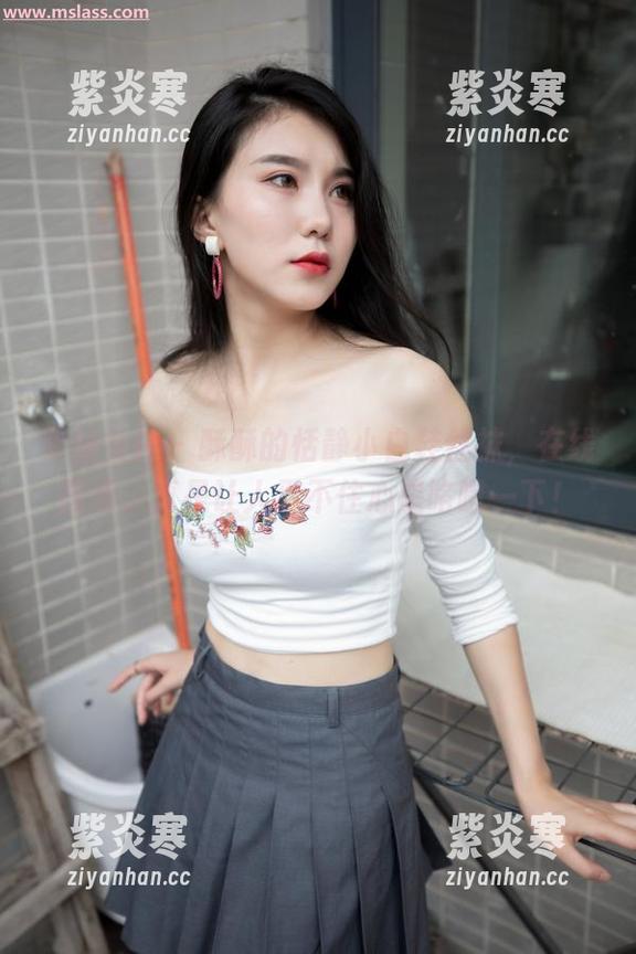 梦丝女神 - 酥酥的恬静小白鞋丝袜，在线图集，真是让人忍不住心里咯噔一下！