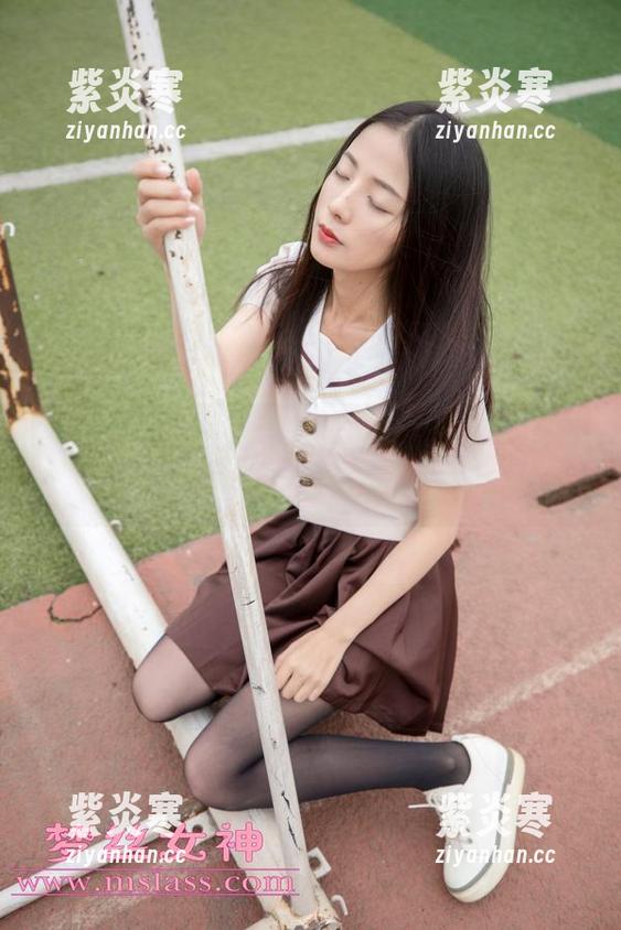 梦丝女神 - 香萱带来的自拍魔法，更新不止，美图连连！