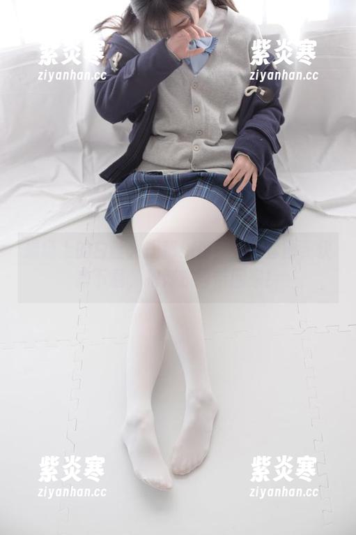 操场上的白丝大揭秘！森萝财团套图，快来下载，把好东西带回家！