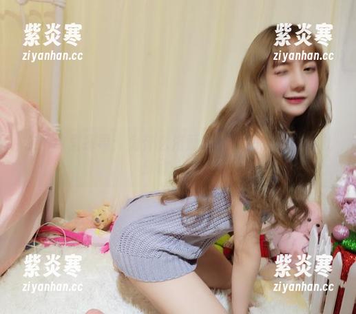 在图库里探寻：为什么洛丽塔大哥的灰衬衫如此打动人心？