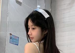 微密圈 – 跟着火龙果羊一起穿皮衣：写真在线观看，下载随时随地！