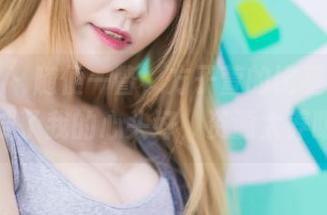 爱蜜社 – 随便一瞥，方子萱的比基尼套图就成了我的心头好，资源太养眼！