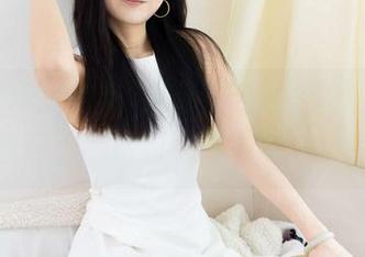物恋传媒 – 岚岚与秋风的密语，快来观看这个图包，感觉自己也变成了一片叶子