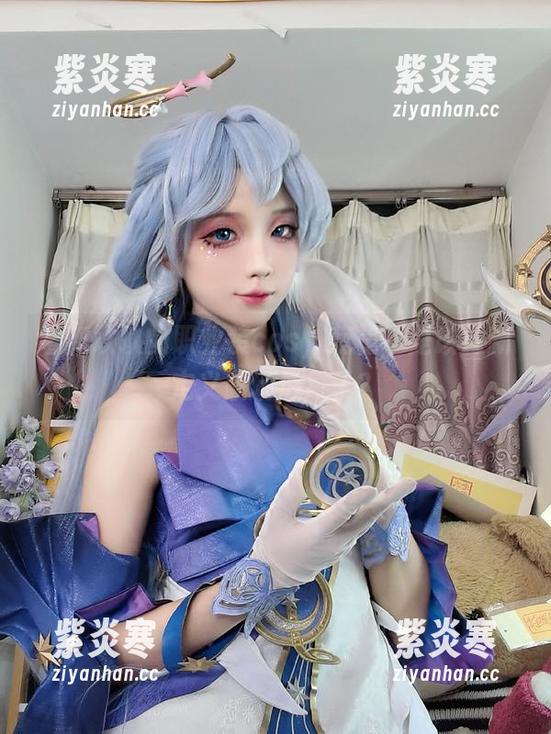 看狐玖玖的职业装cos，我是不是该重新定义职场形象了？