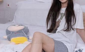 甜予摄影 – 别小看艺艺的皮鞋，图包儿里每一张都有故事，难以抗拒的诱惑就藏在这些细节里。